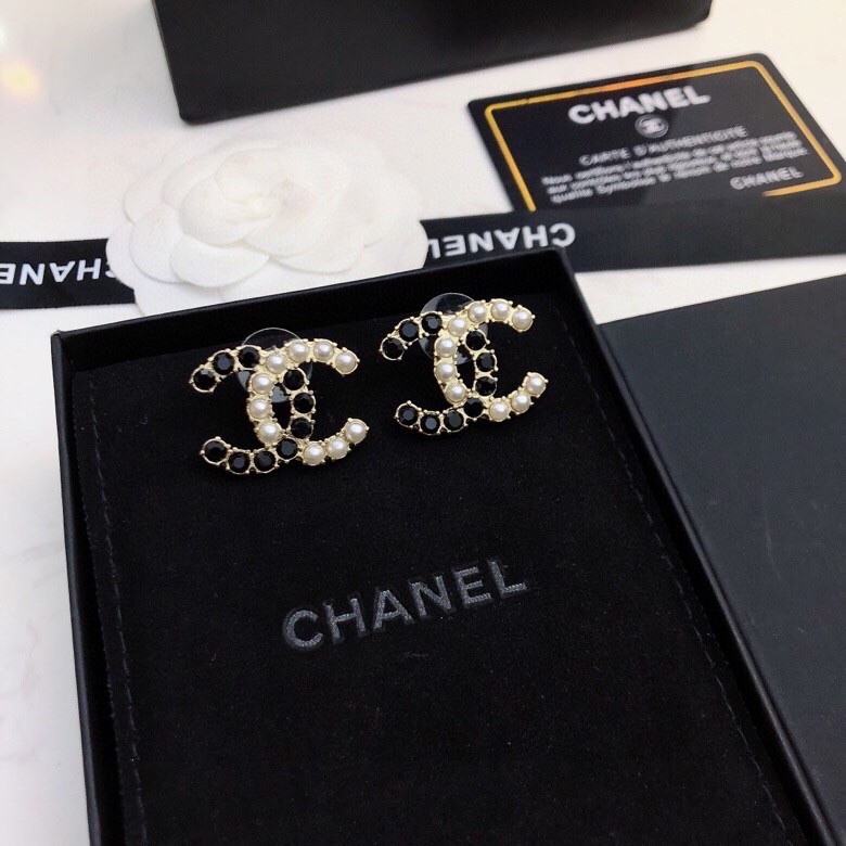 Ch**el earrings